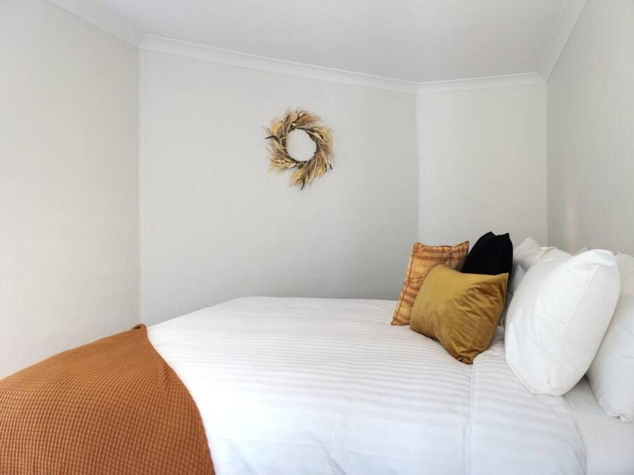 Magical Mcatee W Pool And King Bed Apartment Fremantle Exterior photo