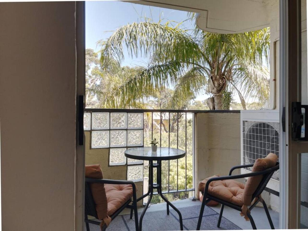 Magical Mcatee W Pool And King Bed Apartment Fremantle Exterior photo